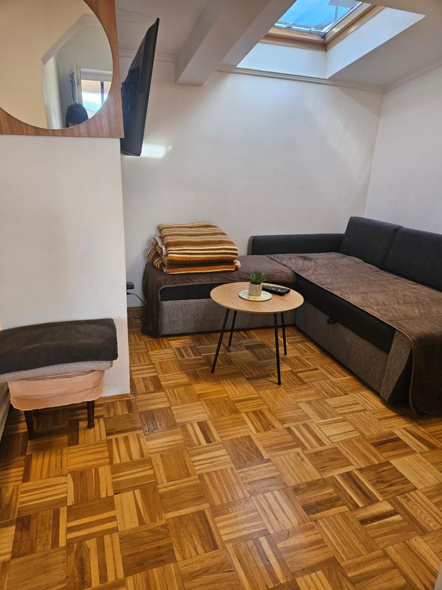 Apartman Ellye Lukavica エクステリア 写真