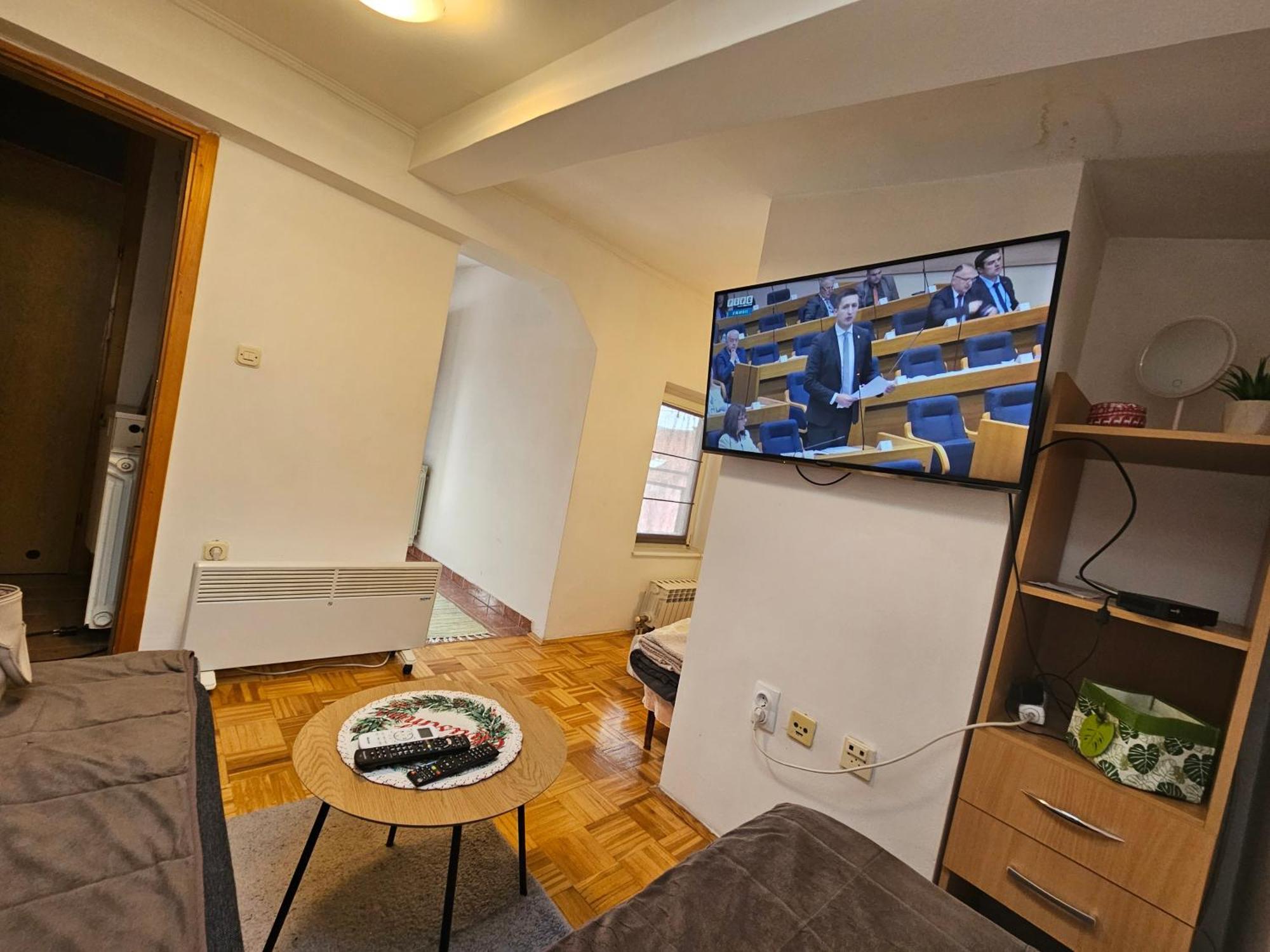 Apartman Ellye Lukavica エクステリア 写真